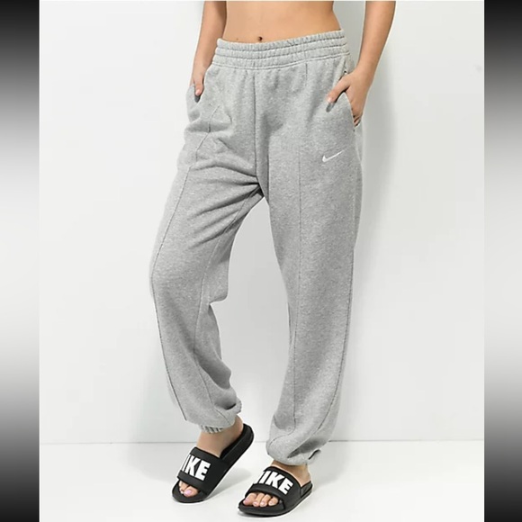Nike Sportswear Essential Fleece Phoenix Loose Fit Pants - Picture 3 of 7